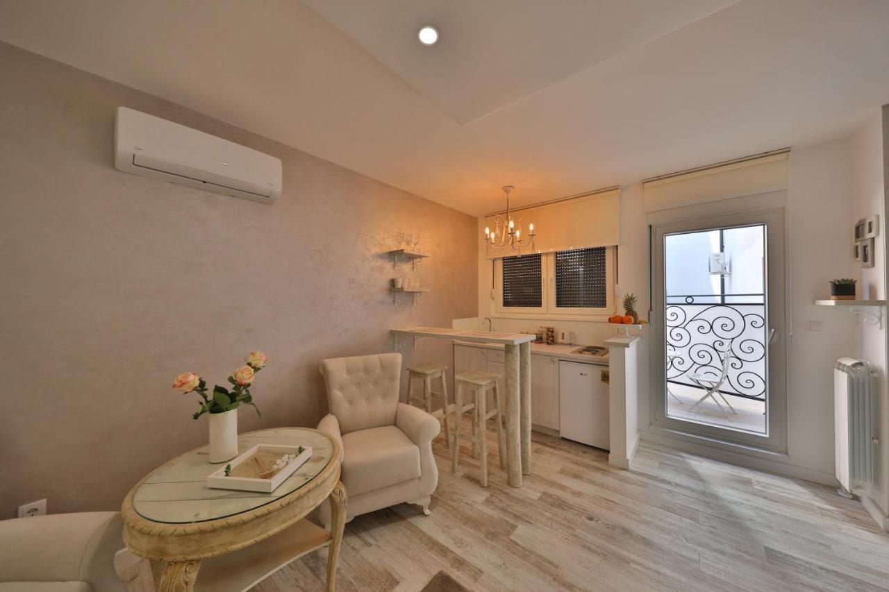 Joli Apartment Belgrade Exterior photo
